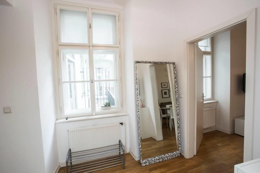 Quiet Apartment With Balcony Charles Bridge Прага Екстер'єр фото