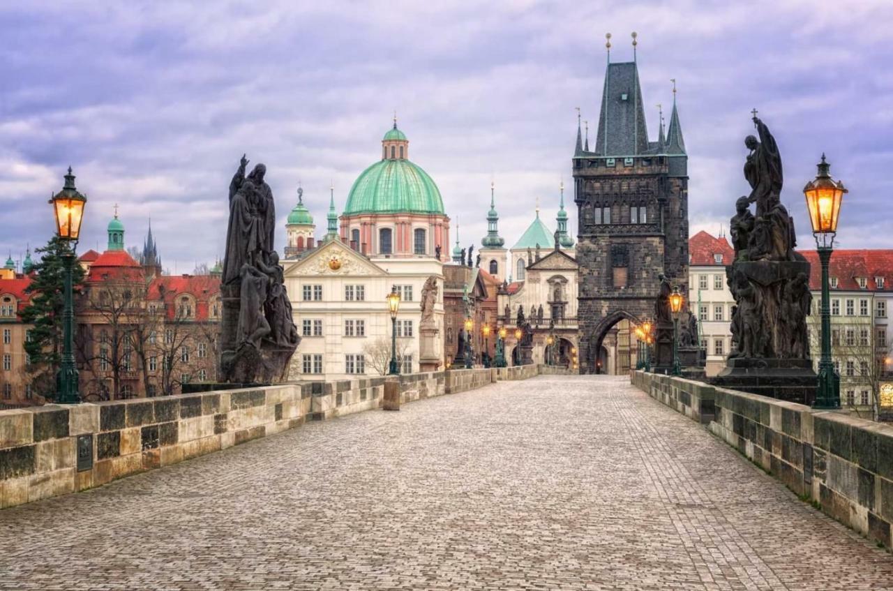 Quiet Apartment With Balcony Charles Bridge Прага Екстер'єр фото