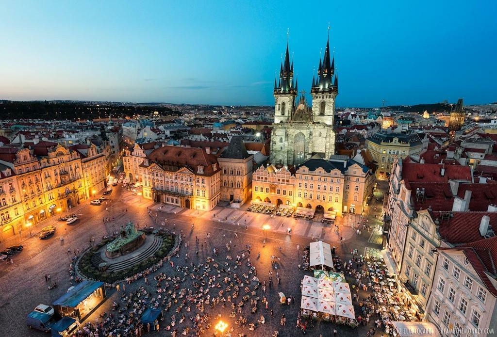 Quiet Apartment With Balcony Charles Bridge Прага Екстер'єр фото